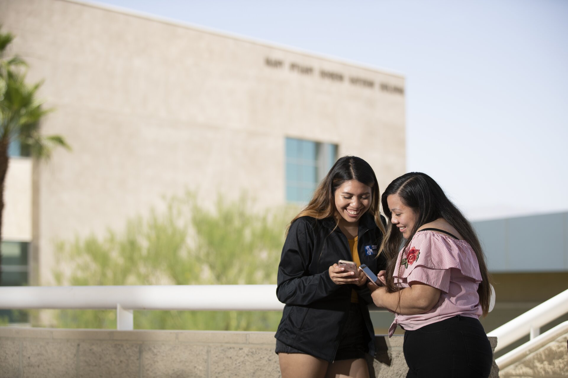 Students in front of Gateway building