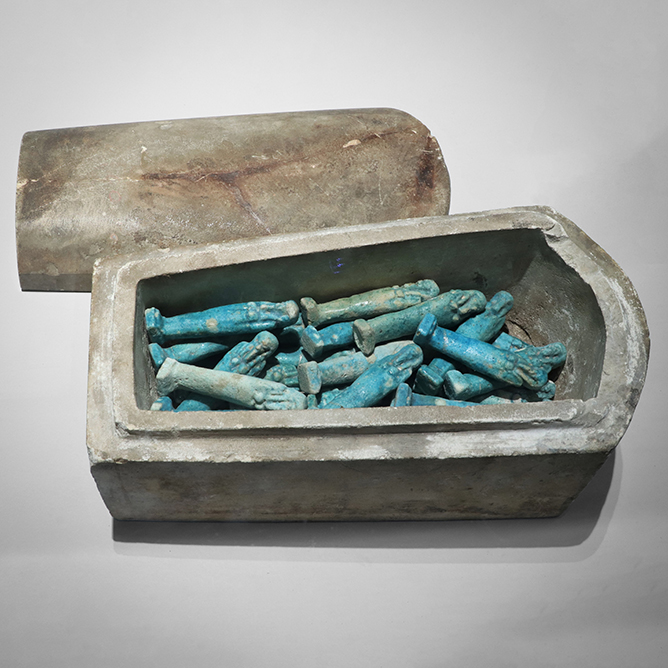 Shabti coffin and lid; (a) coffin; (b) lid, 664-30 B.C.