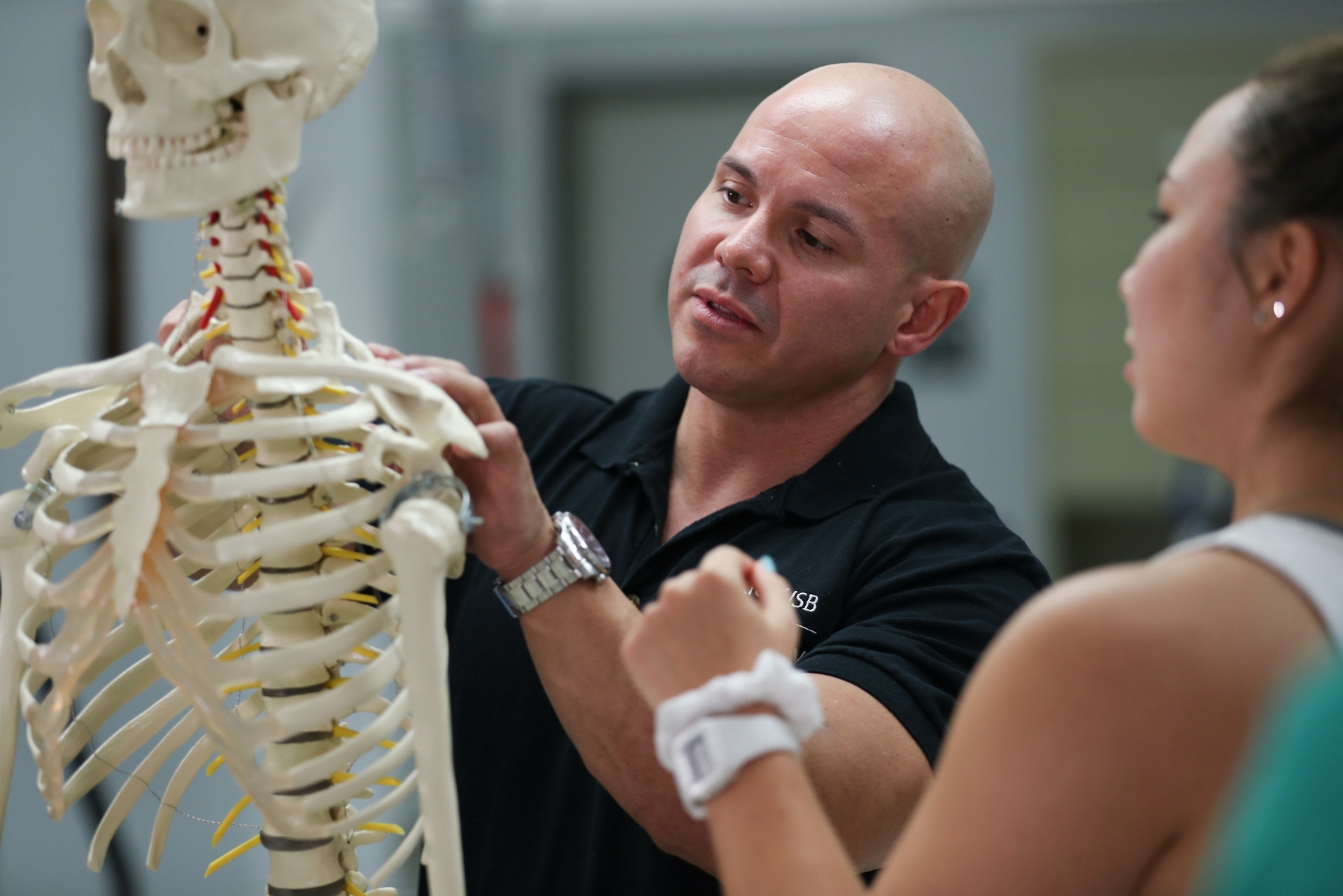 Kinesiology professor Guillermo Escalante