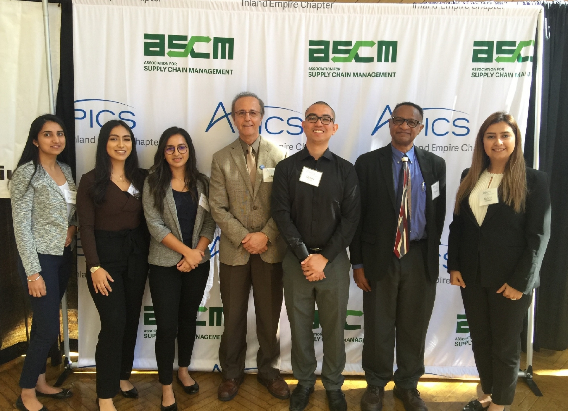 CSUSB students receiving APICS-IE scholarships 