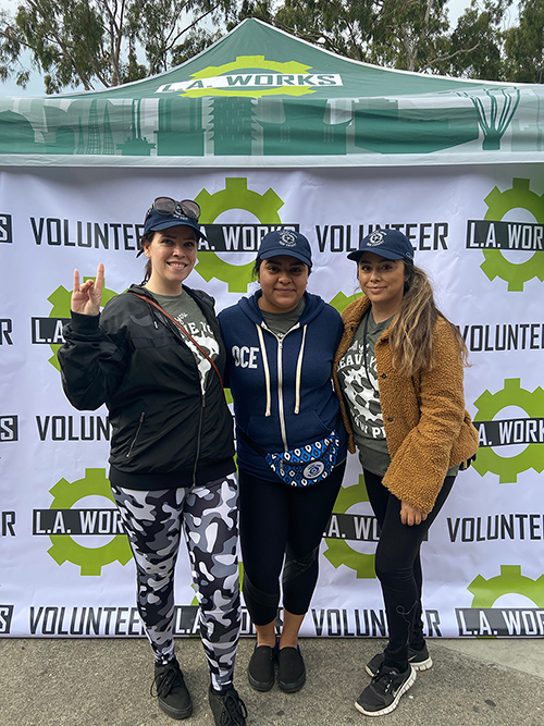 Photo of CSUSB volunteer students at Orville Wright Middle School in LA.