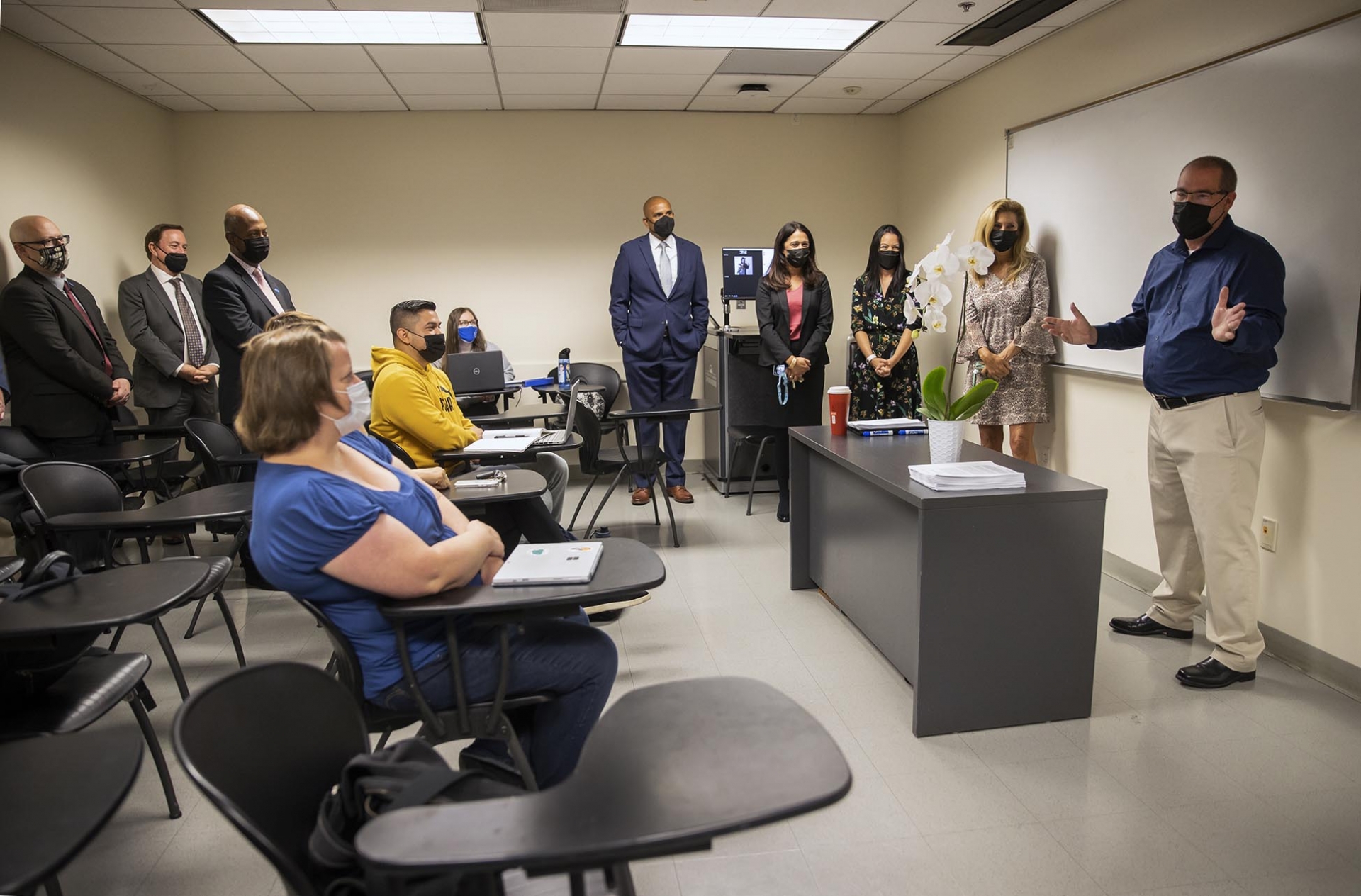 Mark Agars expresses his gratitude for being named the 2021-22 Outstanding Professor.