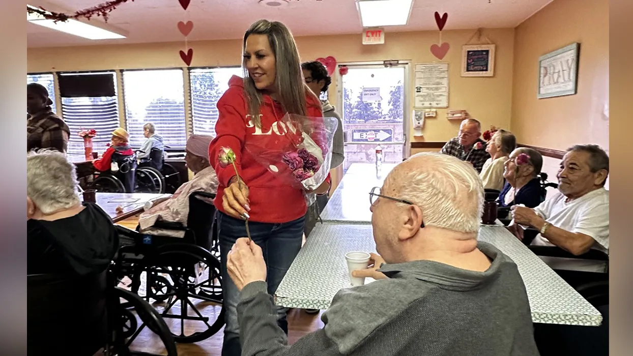 In the spirit of Valentine’s Day, Cal State San Bernardino’s Office of Community Engaged Learning partnered with Wish of a Lifetime to hand-deliver roses to residents at Valley Health Care Center on Feb. 14.