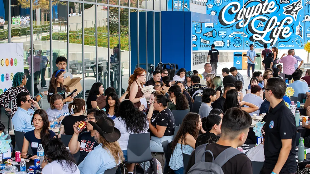 The Coyote Experience Kickoff brought students together for lunch, icebreakers and peer-to-peer conversations.