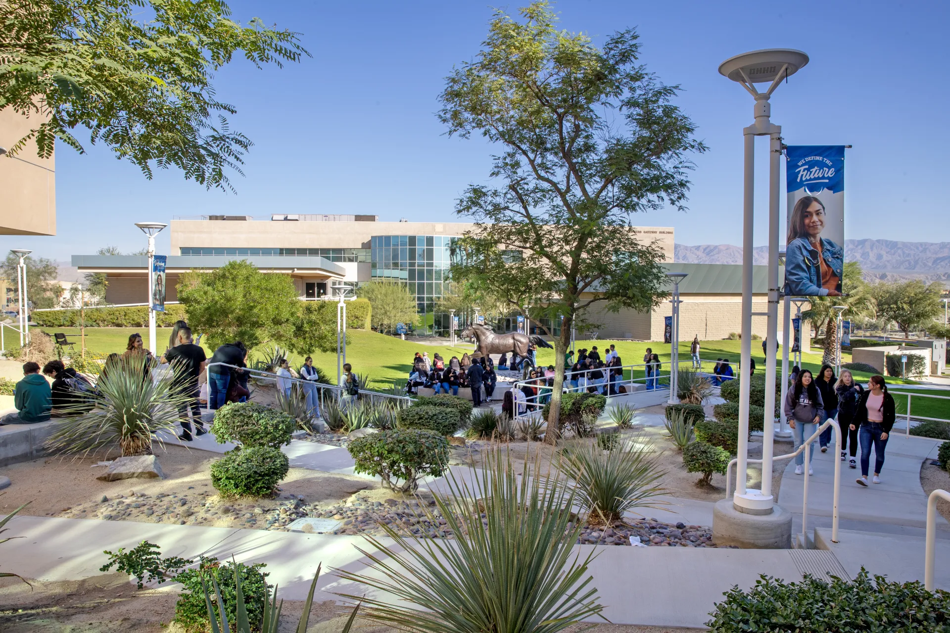 Students walking around the CSUSB Palm Desert Campus