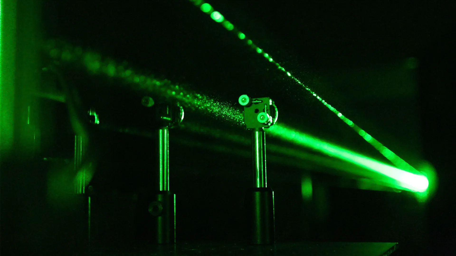 A laser experiment in a CSUSB physics lab. The university is hosting 38 students from Riverside City College for a Summer Research Experience, a program coordinated by the CSUSB Office of Student Research.