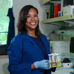 In the CIRM Bridges to Stem Cell Research Scholars Internship Program, students have the opportunity to work at renowned institutions, such as Children’s Hospital Los Angeles/USC and City of Hope Beckman Research Institute, exposing them to cutting-edge research in the field of regenerative medicine. 