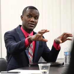 Group of students heard from Siah Gaye, a Sacramento State alumnus, on why being involved in student groups may give them an advantage.