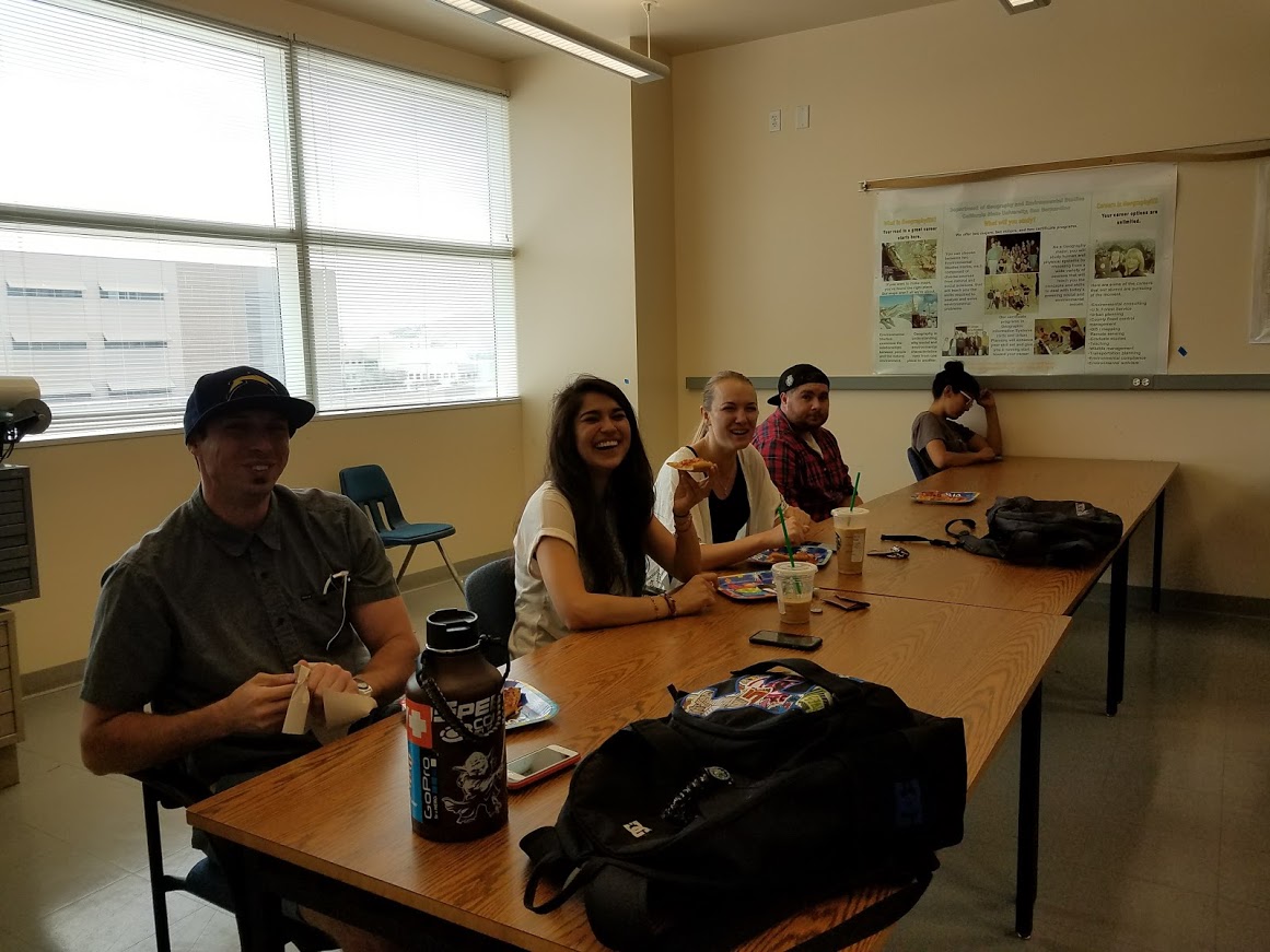 More people eating lunch