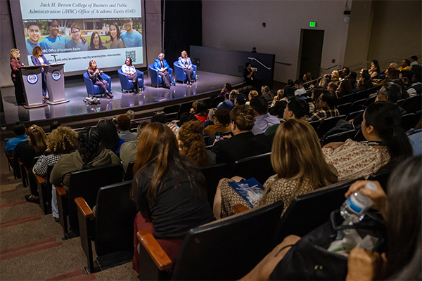 Nearly 400 people attended the 2025 ShEconomy.