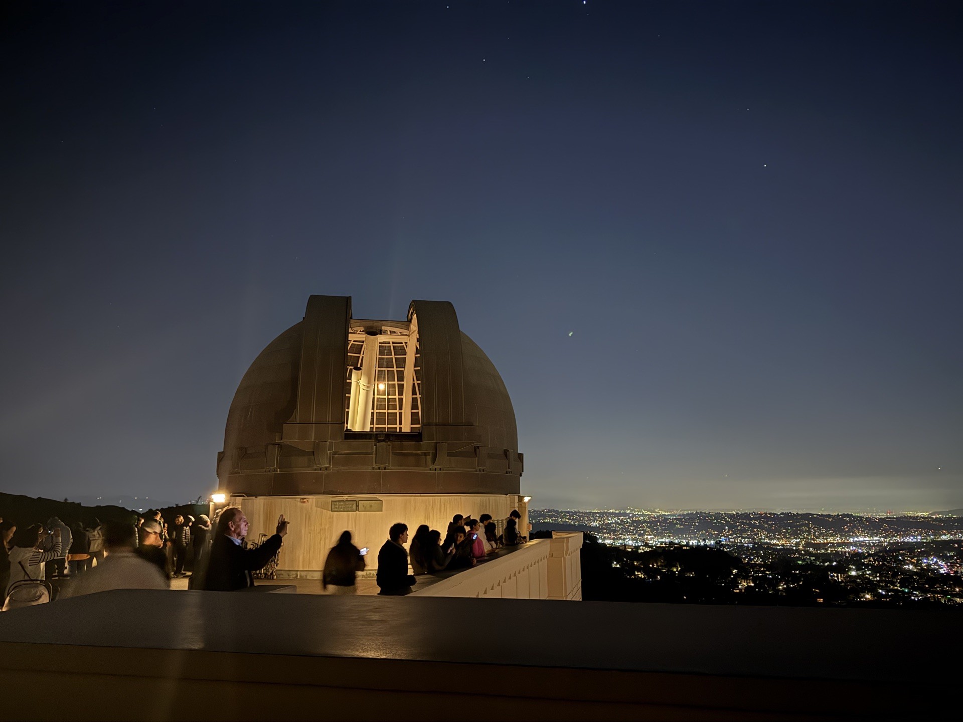 griffth observatory at night