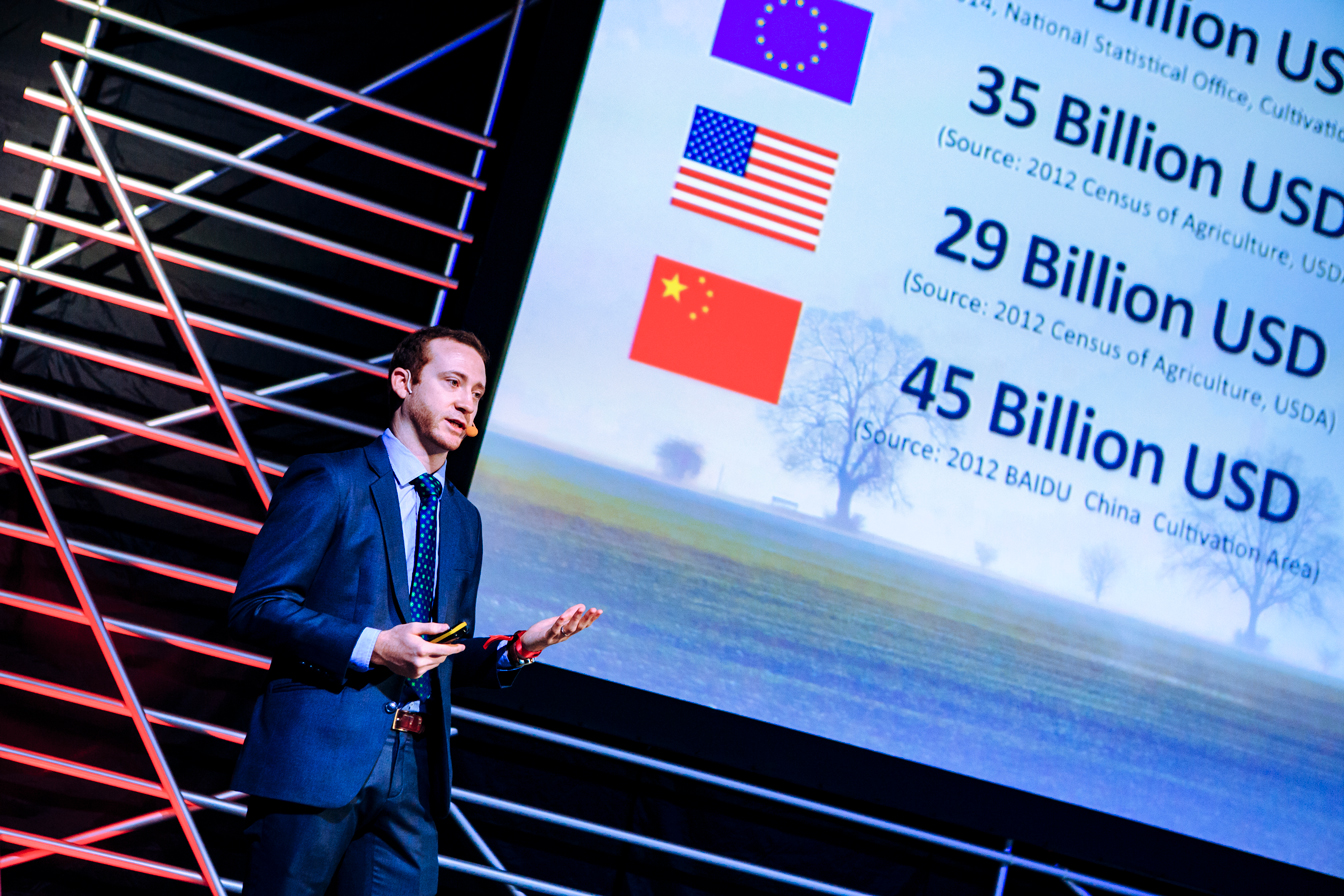 Grey presented a pitch in 2017 at Slush Singapore, a well-known startup pitch competition. 