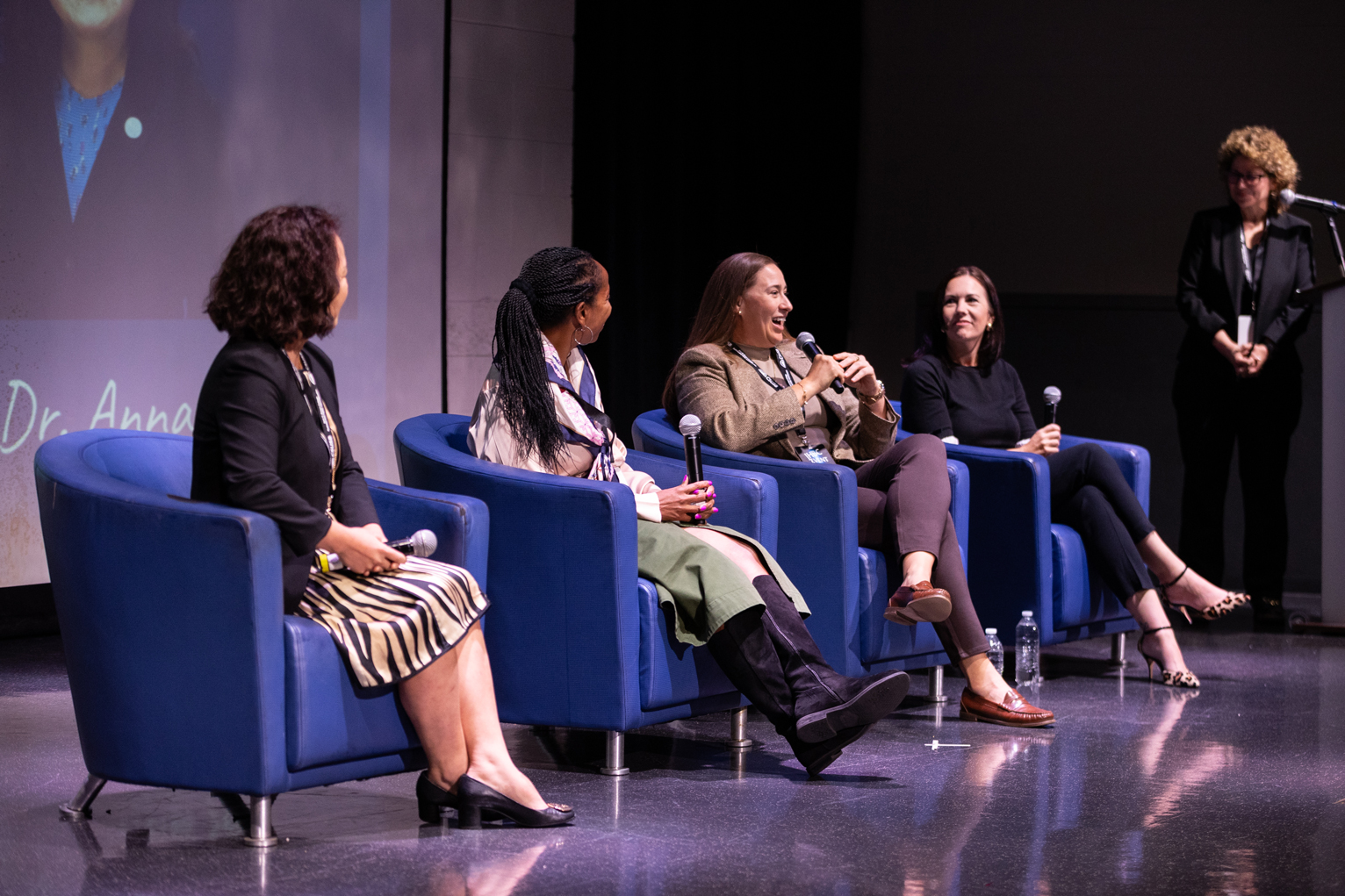 Drawing from their professional experiences, the panelists discussed the importance of embracing change, developing transferable skills and building meaningful professional relationships.