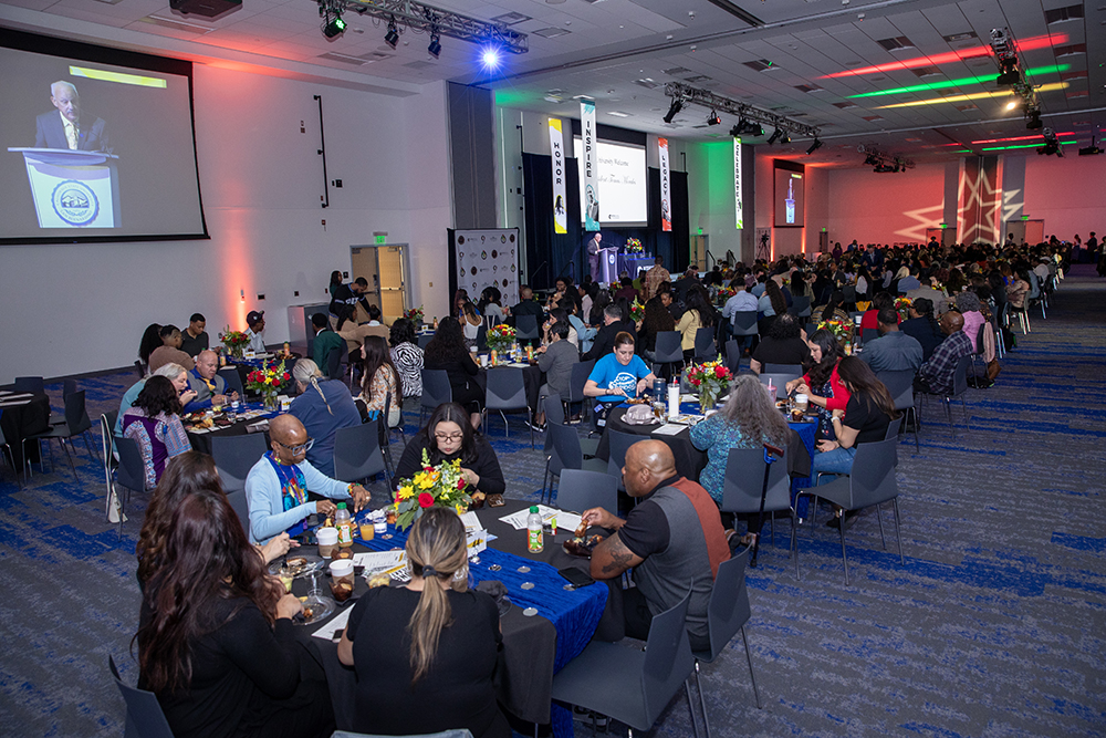 Pioneer breakfast attendees