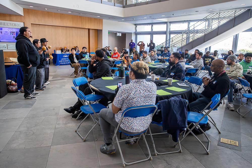 Led by&nbsp;Mario Castellano, bird singers from the Los Coyotes Band performed for attendees.&nbsp;