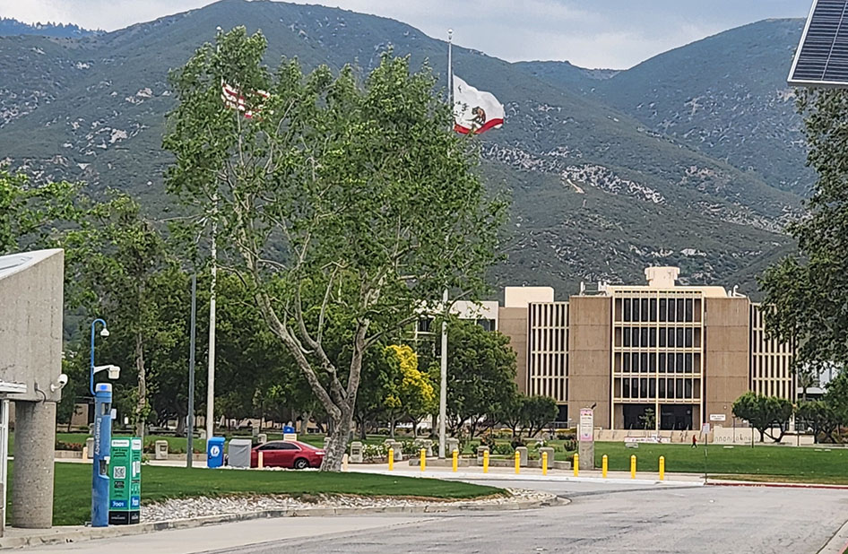 View of Pfau Library from the University Parkway entrance to campus. 