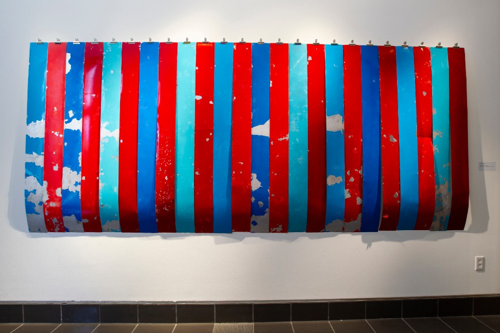 Electric current on painted aluminum sheets