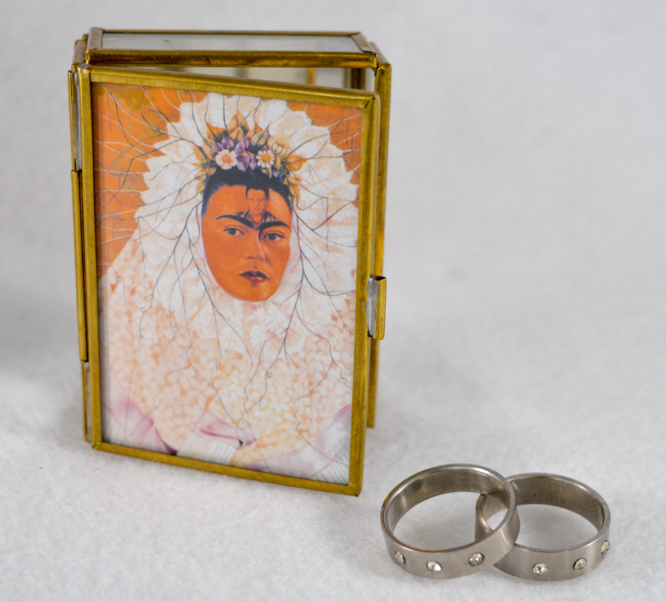 Sandra's Box with Rings