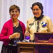 Gloria Macías Harrison y Marta Macías Brown