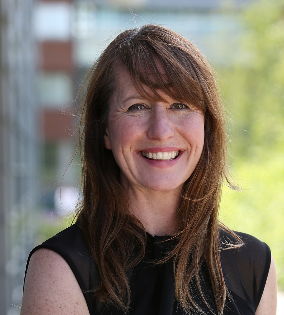 Sarah Dauncey headshot, smiling